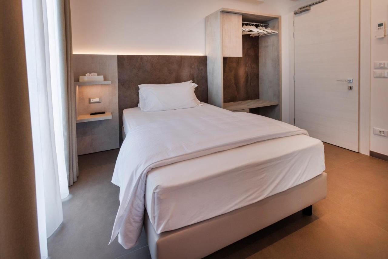 Hotel Livia Gargnano Szoba fotó